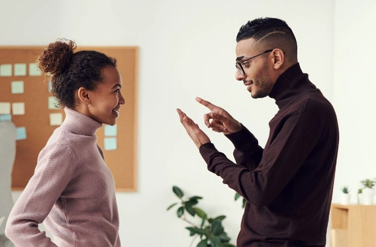 Avatar_Residential_Detox_Center_Vicodin_Addiction_Treatment_Program_NJ_Two_People_Talking